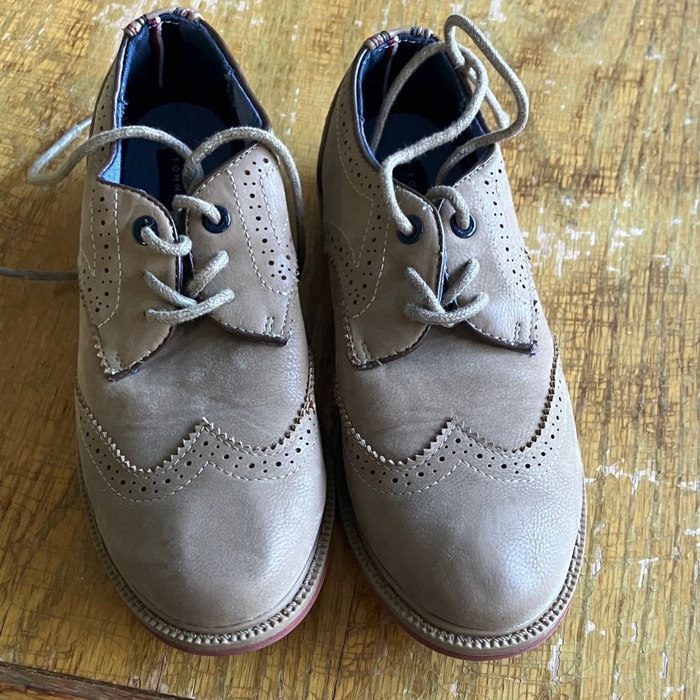 Tommy Hilfiger Kids Tan Dress Shoes
